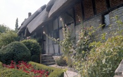 shakespeare-cottage-2